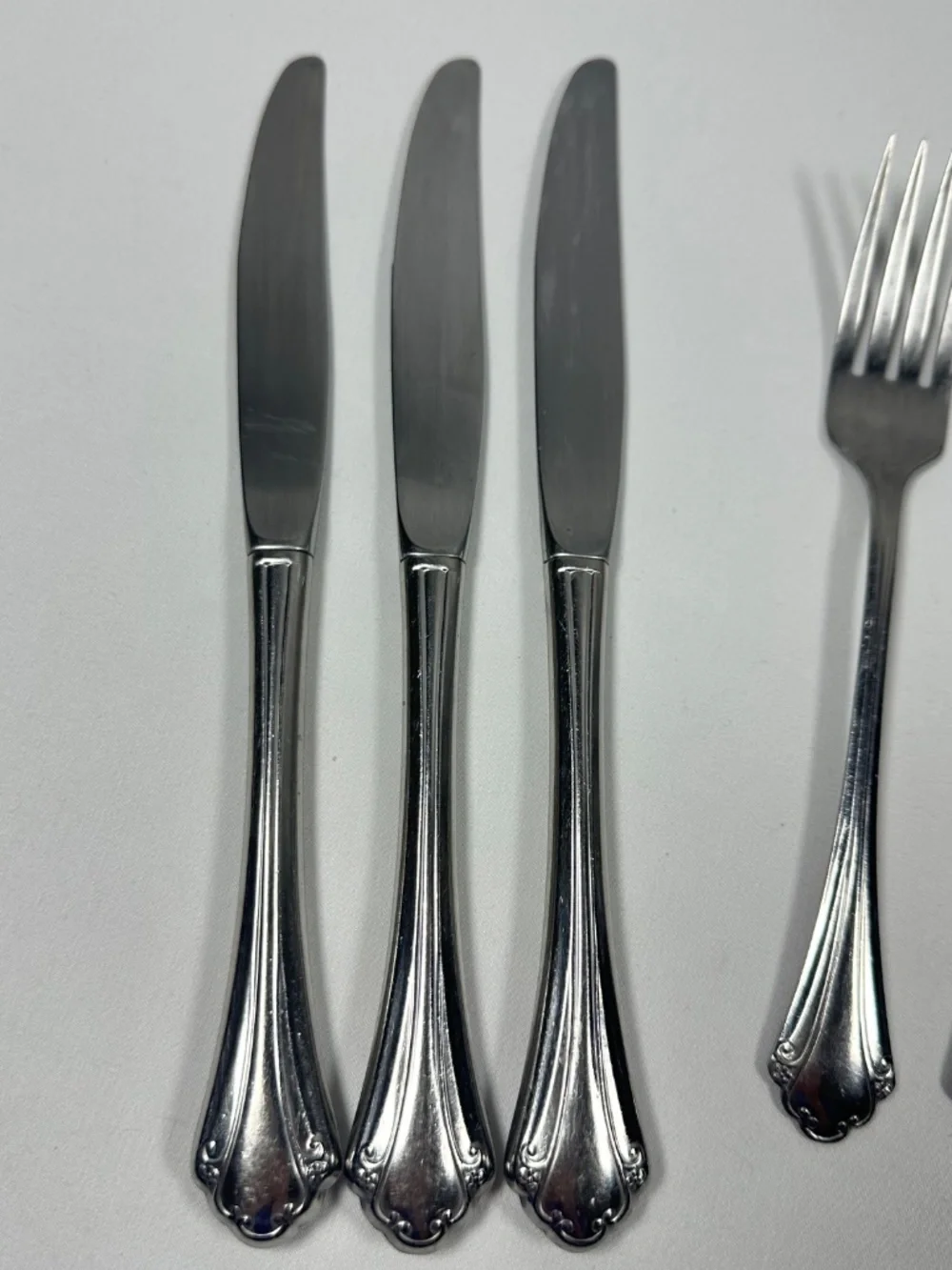 7 Piece Vintage Oneida 1881 Rogers Repose Bittersweet Pattern Stainless Flatware